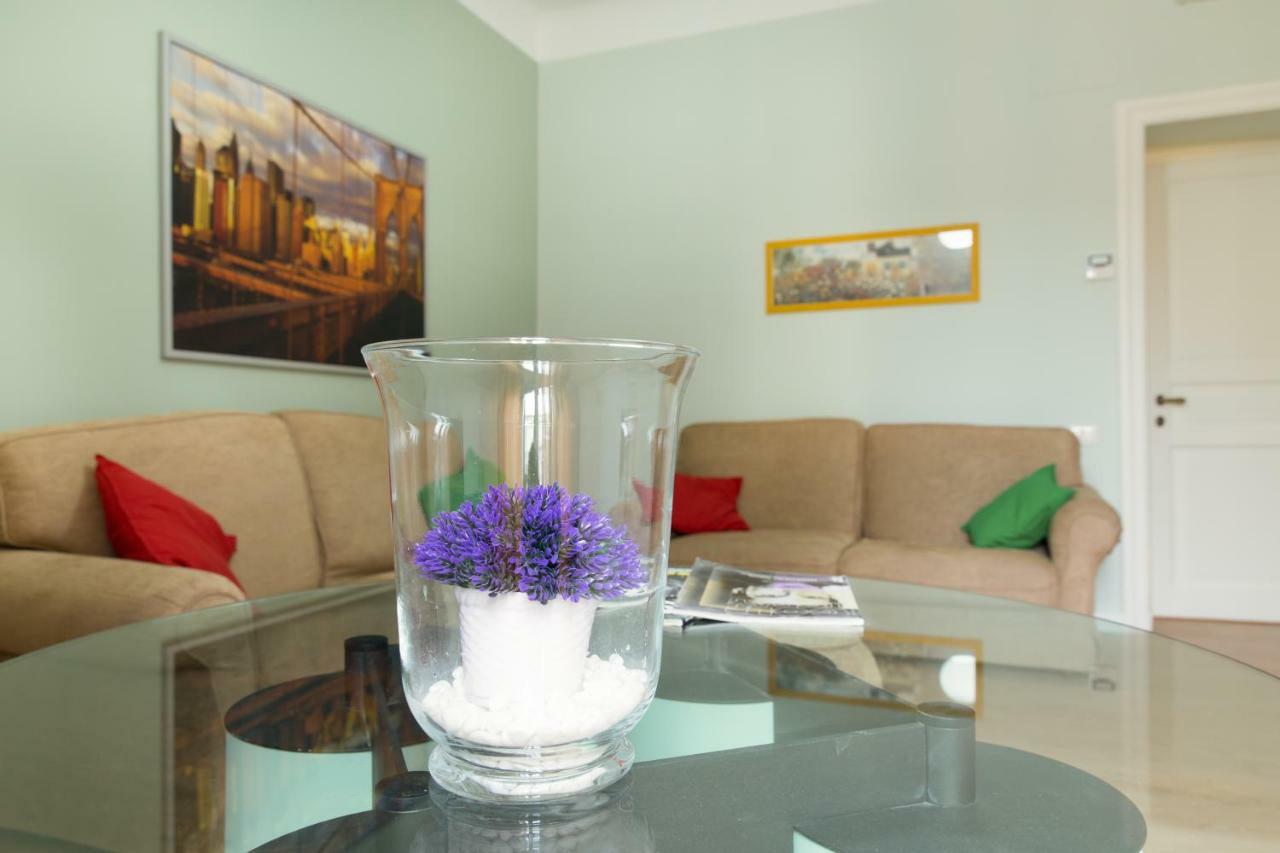Beautiful Apartment In San Giovanni Close To Colosseo โรม ภายนอก รูปภาพ